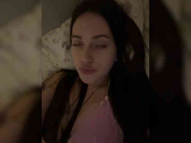Alienlouhome webcam