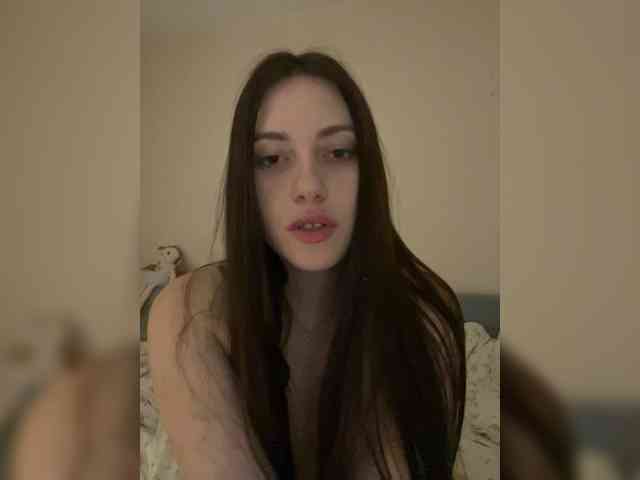 Alienlouhome webcam