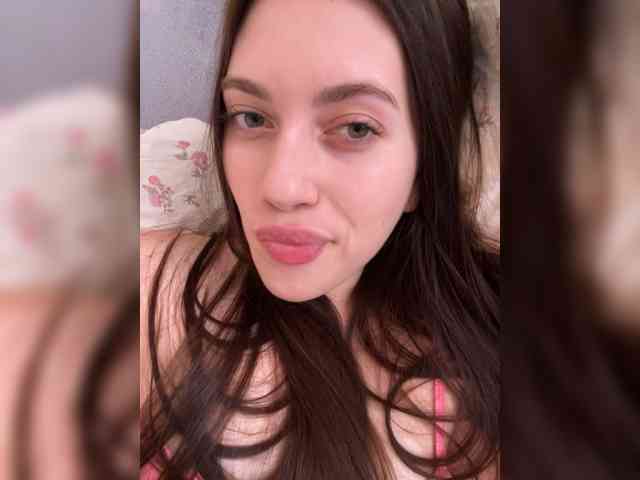 Alienlouhome webcam
