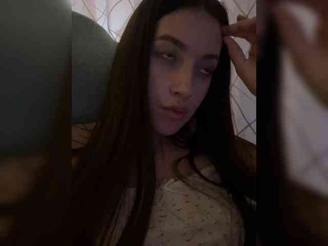 Alienlouhome webcam