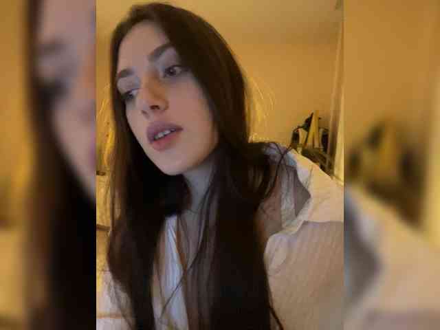 Alienlouhome webcam