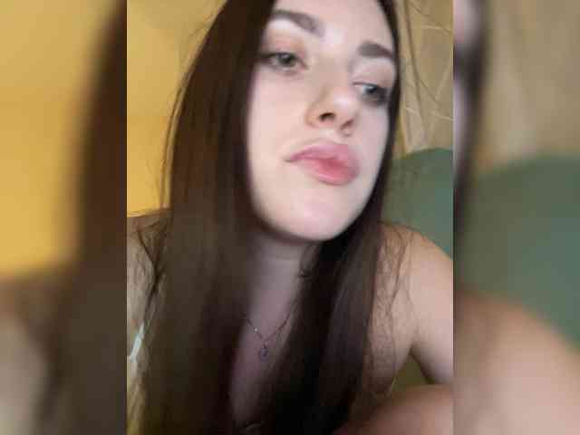 Alienlouhome webcam