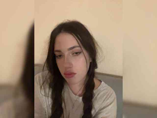 Alienlouhome webcam