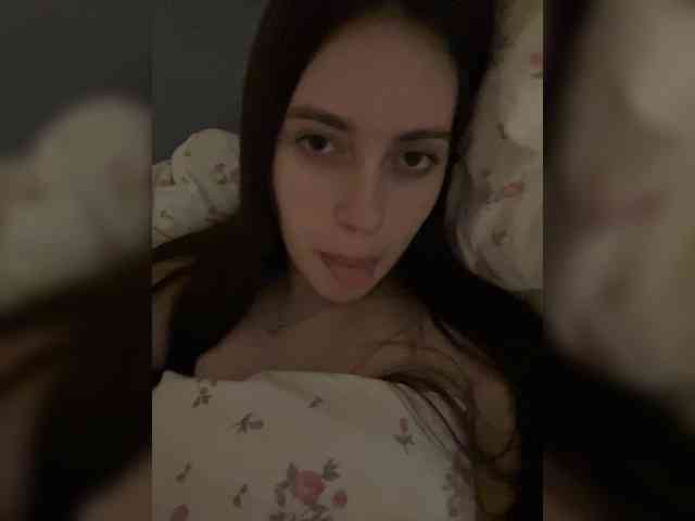 Alienlouhome webcam