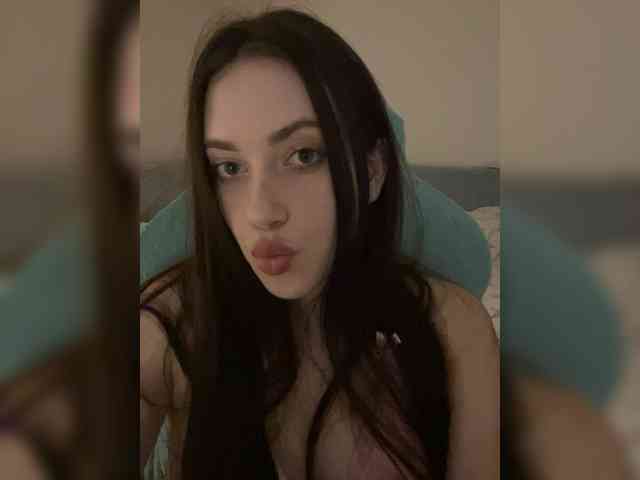 Alienlouhome webcam