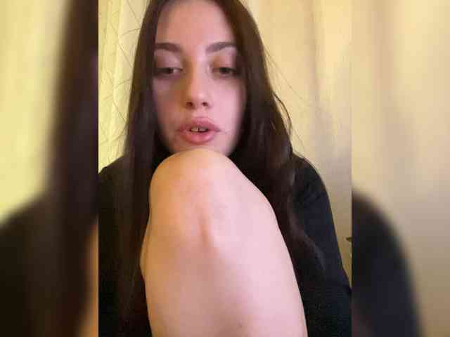 Alienlouhome webcam
