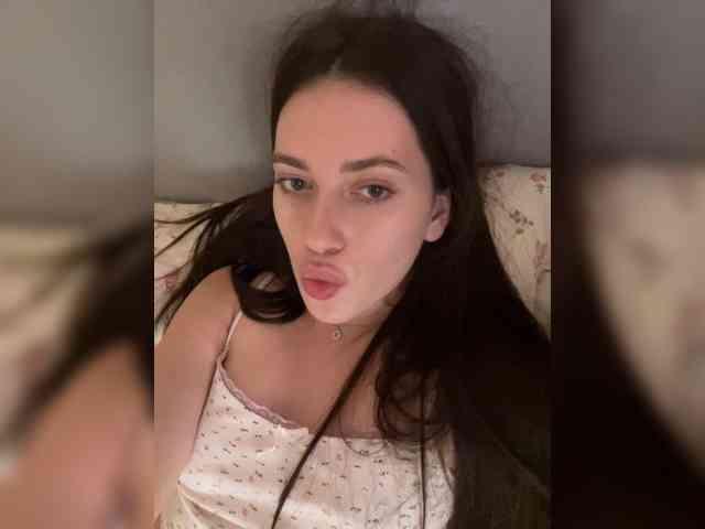 Alienlouhome webcam
