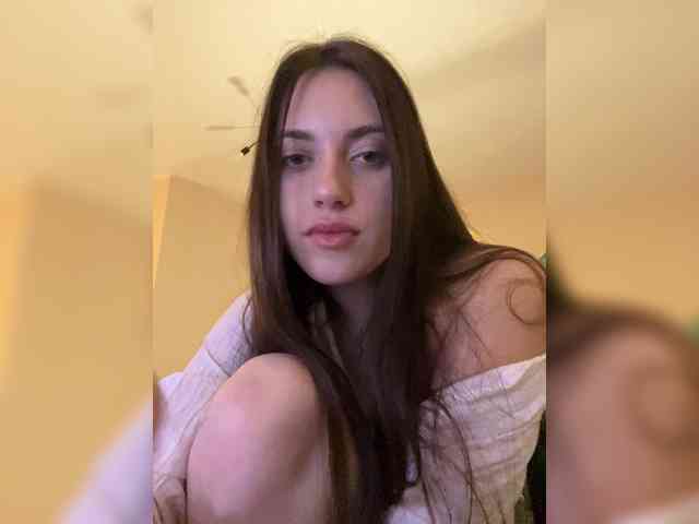 Alienlouhome webcam