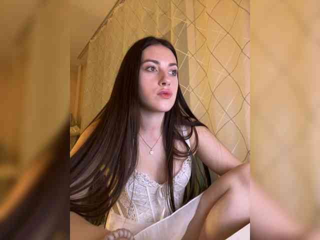 Alienlouhome webcam