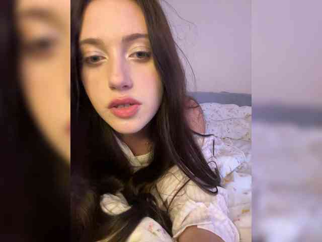 Alienlouhome webcam