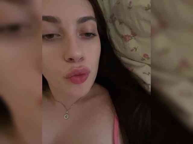Alienlouhome webcam