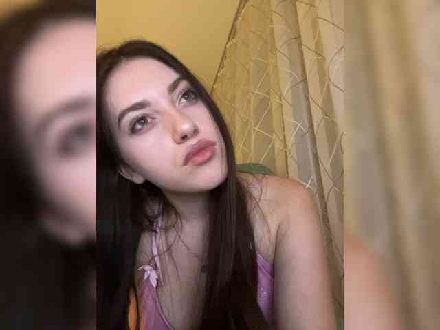 Alienlouhome webcam