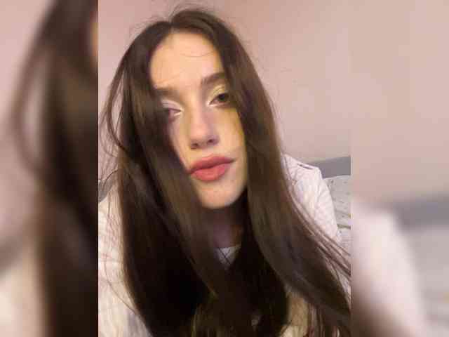 Alienlouhome webcam