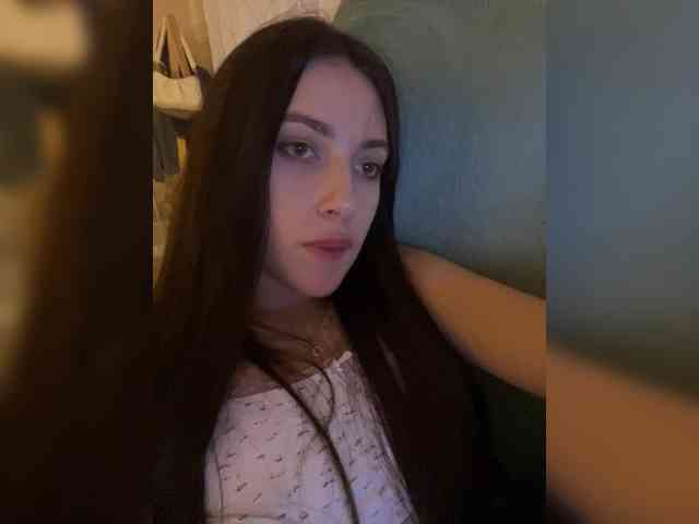 Alienlouhome webcam