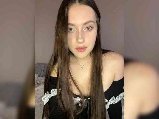 Alienlouhome webcam