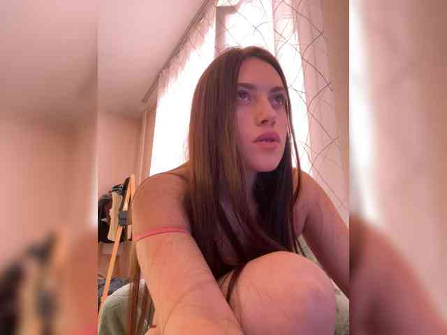 Alienlouhome webcam