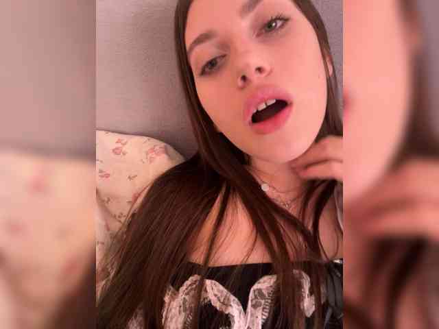 Alienlouhome webcam
