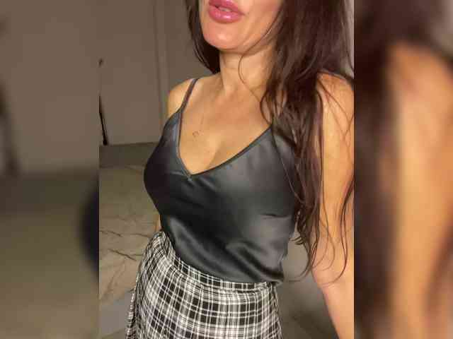 Two_milfs webcam