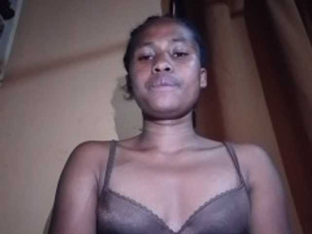 Elisa61 live cam on BongaCams
