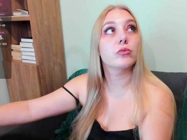 Malina2012 live cam on BongaCams