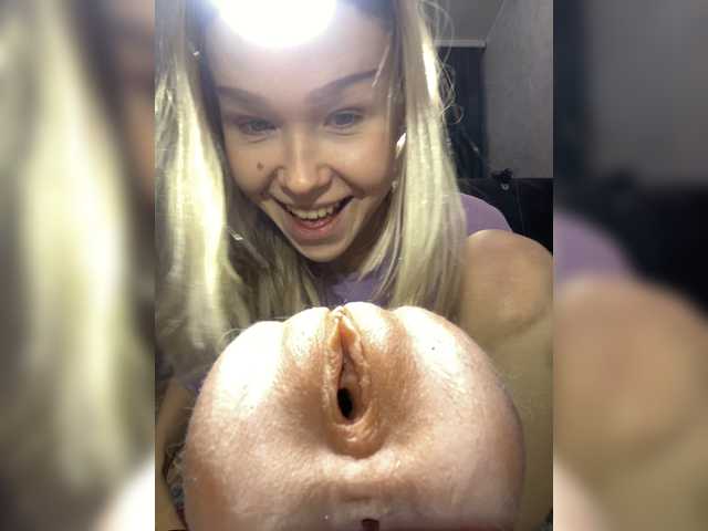 freakfarm, en directo ahora en BongaCams
