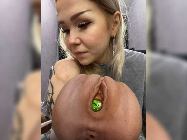 freakfarm live cam on BongaCams