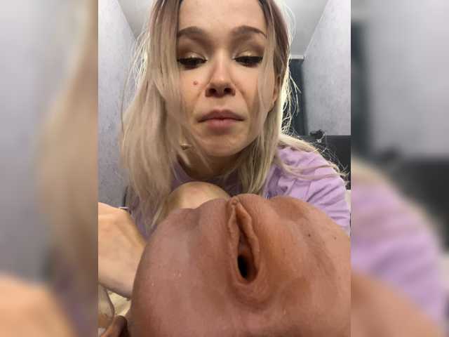 freakfarm, live now on BongaCams