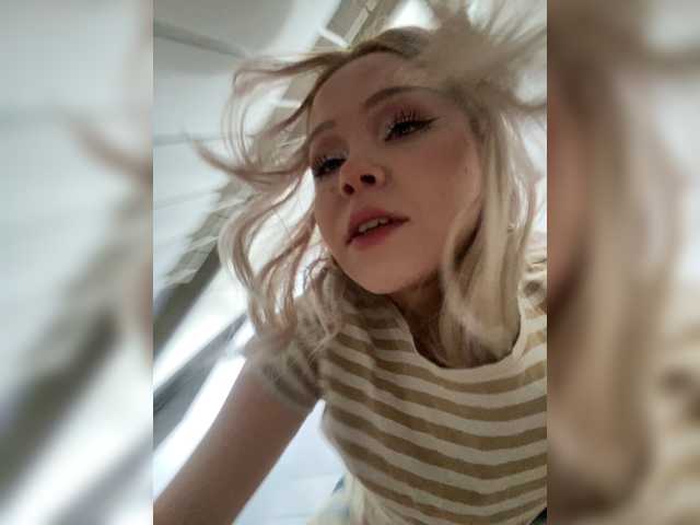 freakfarm live cam preview