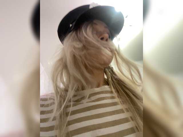 freakfarm live cam preview