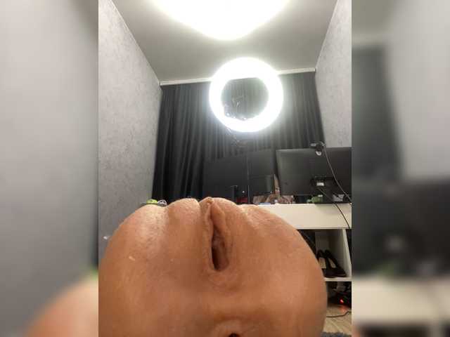 freakfarm live cam preview