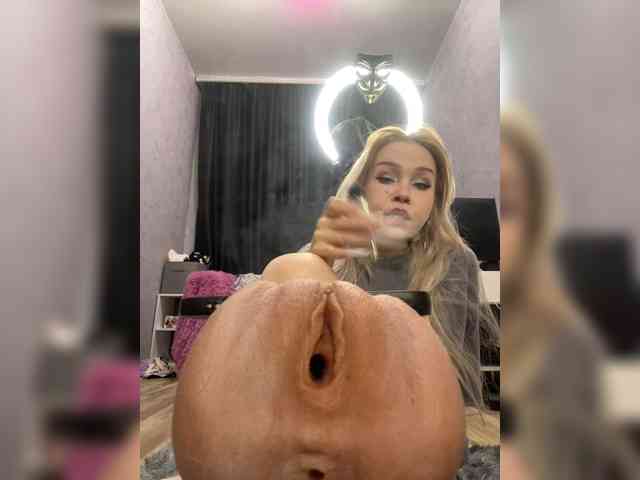 Modella: freakfarm