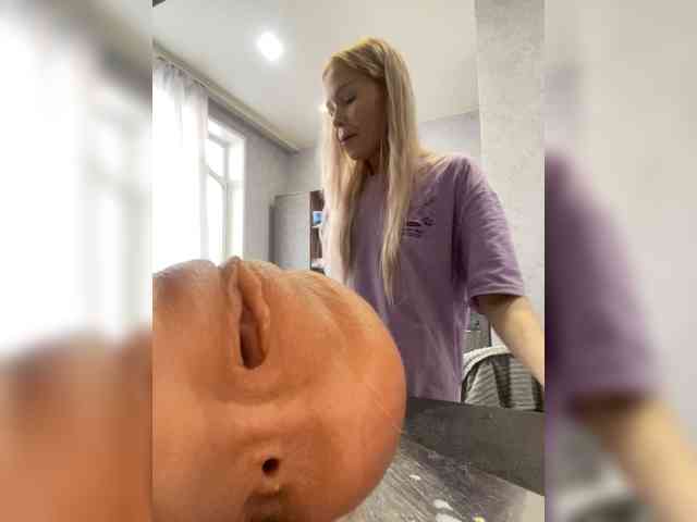 Model: freakfarm
