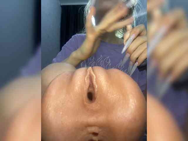 Model: freakfarm