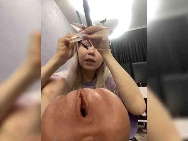 Freakfarm's cam show statistics and live stream
