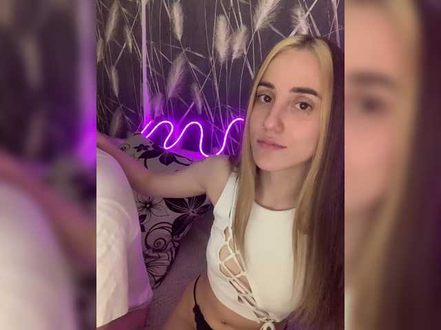 SweetPussies live cam on BongaCams