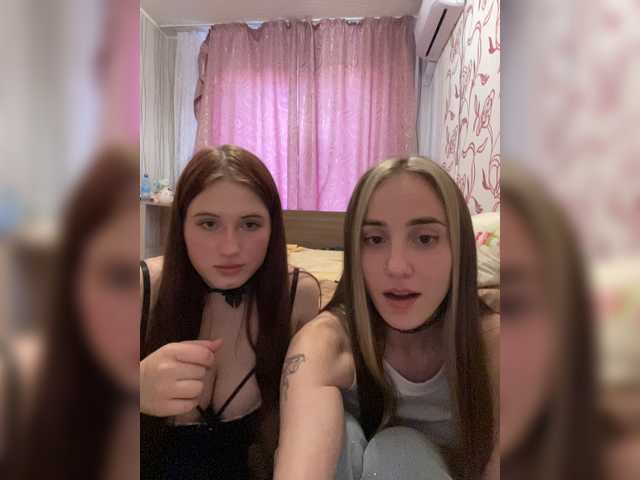 SweetPussies live cam on BongaCams