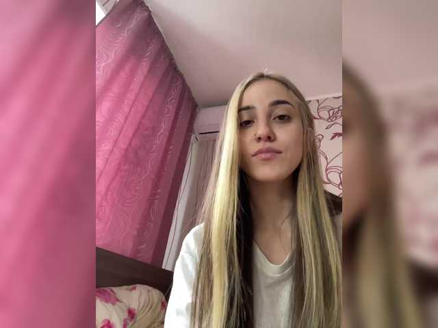 SweetPussies live cam on BongaCams
