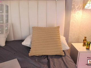 NicolleSweett04