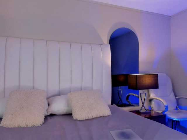 NicolleSweett04 live cam on BongaCams