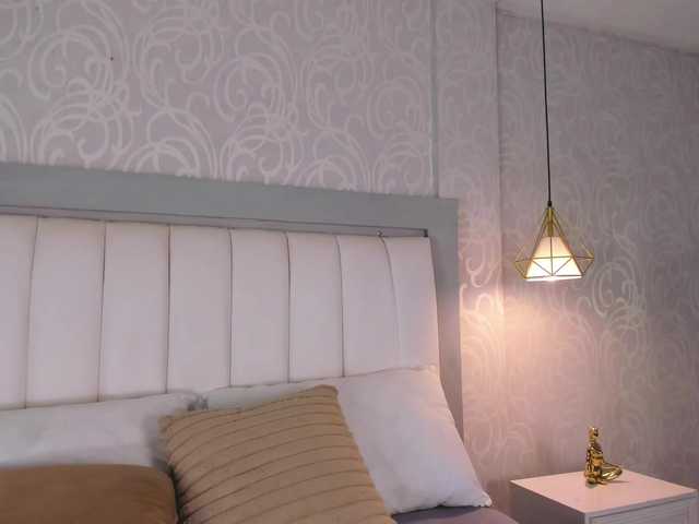 NicolleSweett04 live cam on BongaCams