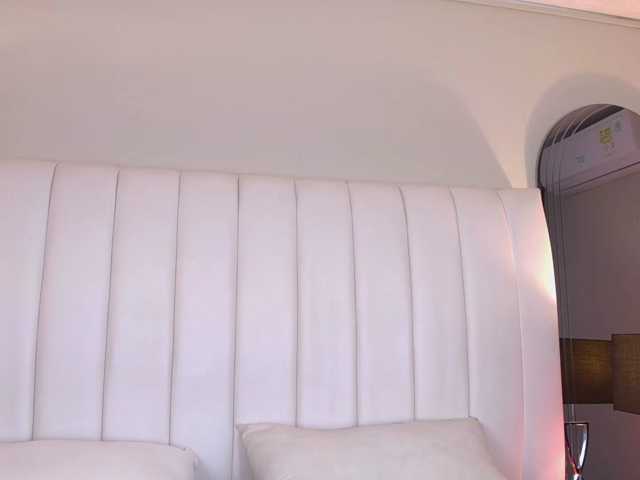 NicolleSweett04 live cam on BongaCams