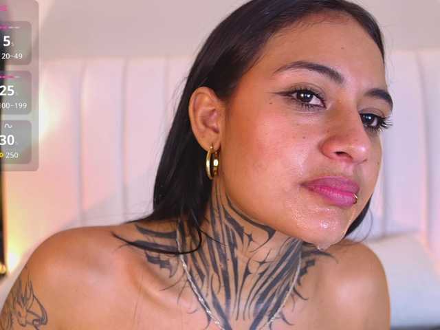 NicolleSweett04 live cam preview