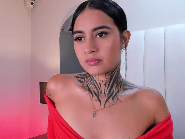 NicolleSweett04 live cam on BongaCams