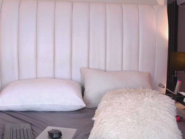 NicolleSweett04 live cam on BongaCams