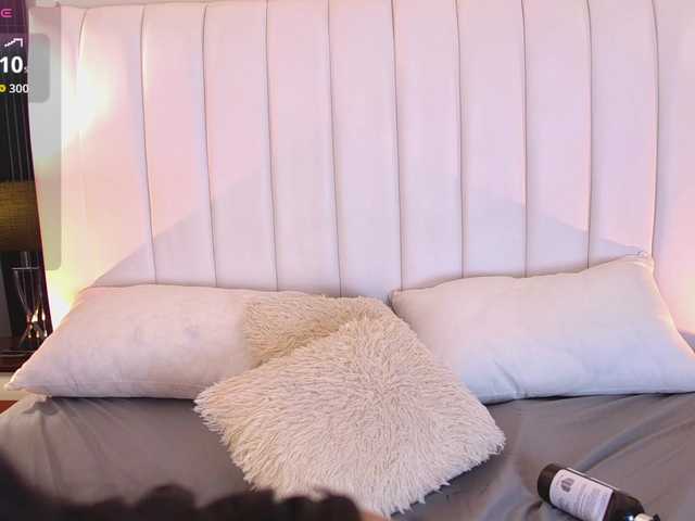 NicolleSweett04 live cam