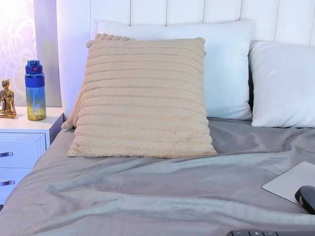 NicolleSweett04 live cam on BongaCams