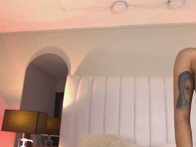 NicolleSweett04, en vivo ahora en BongaCams