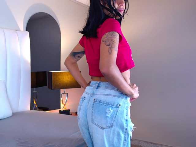 NicolleSweett04 live cam on BongaCams