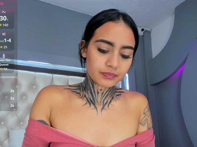 NicolleSweett04's BongaCams show and profile