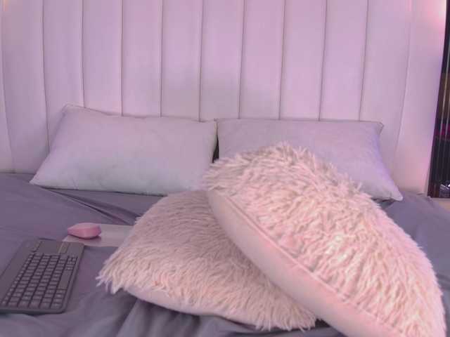 NicolleSweett04 live cam on BongaCams